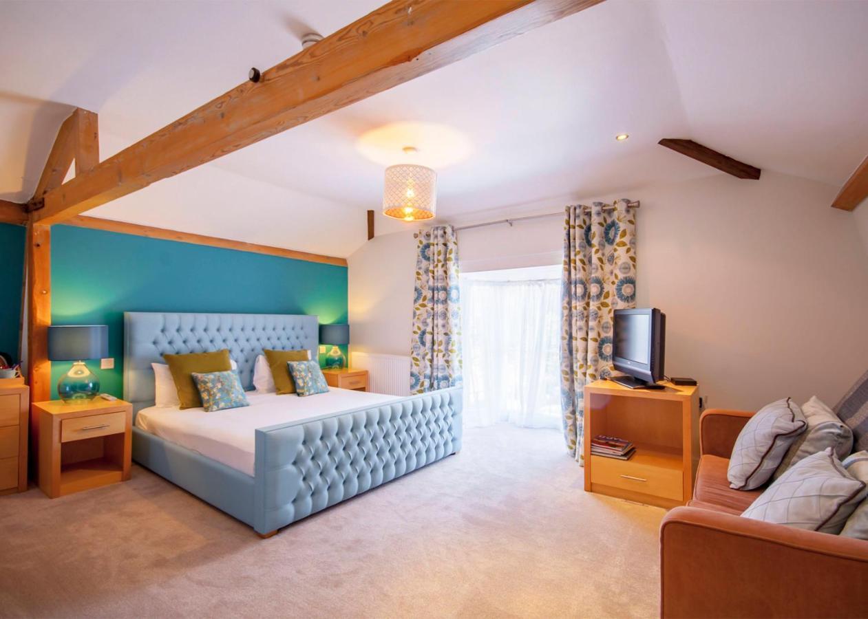 The Highworth Hotel Swindon Bagian luar foto
