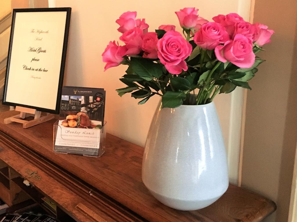 The Highworth Hotel Swindon Bagian luar foto