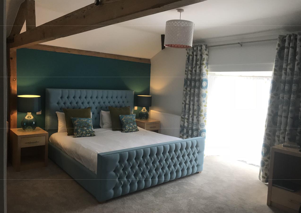 The Highworth Hotel Swindon Bagian luar foto