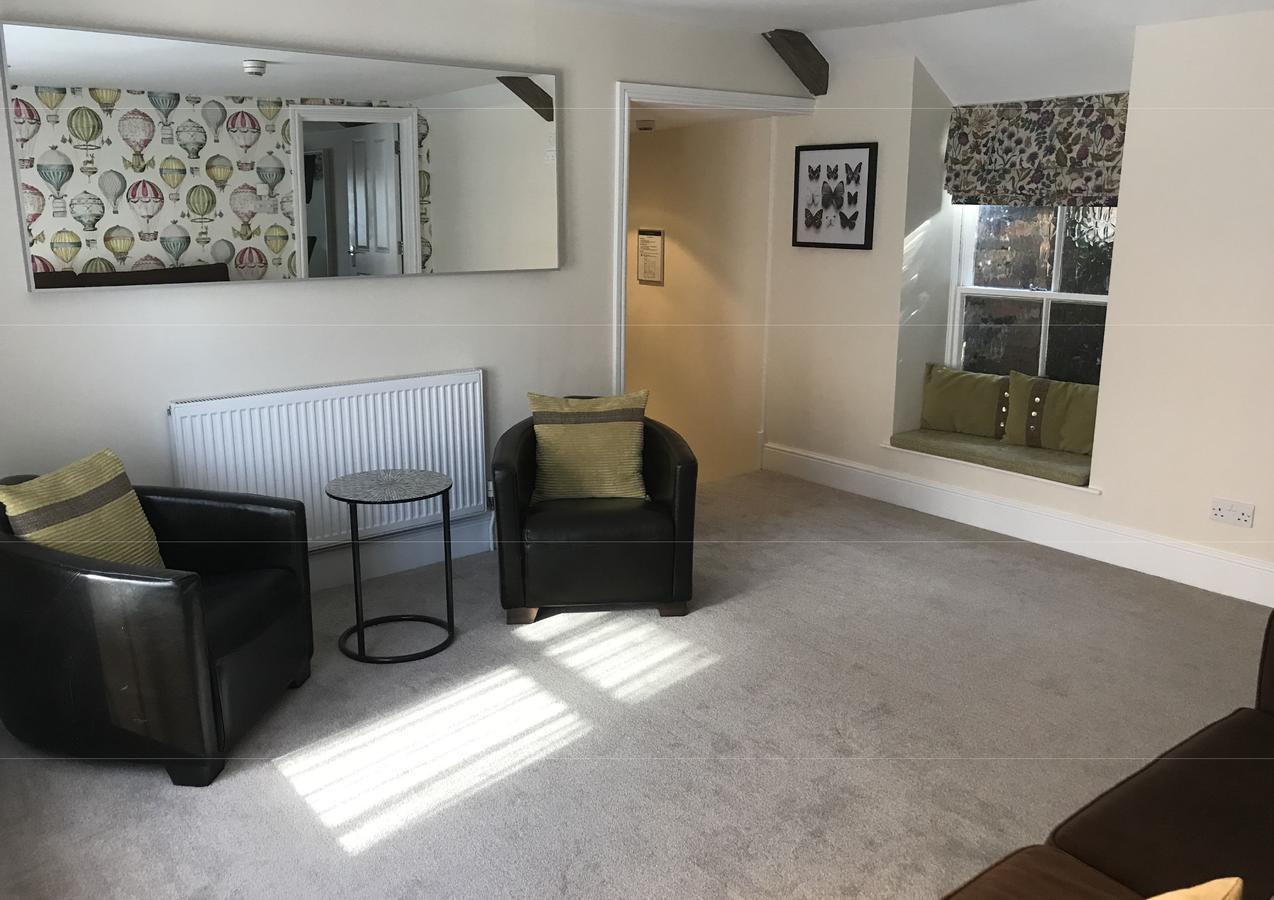 The Highworth Hotel Swindon Bagian luar foto