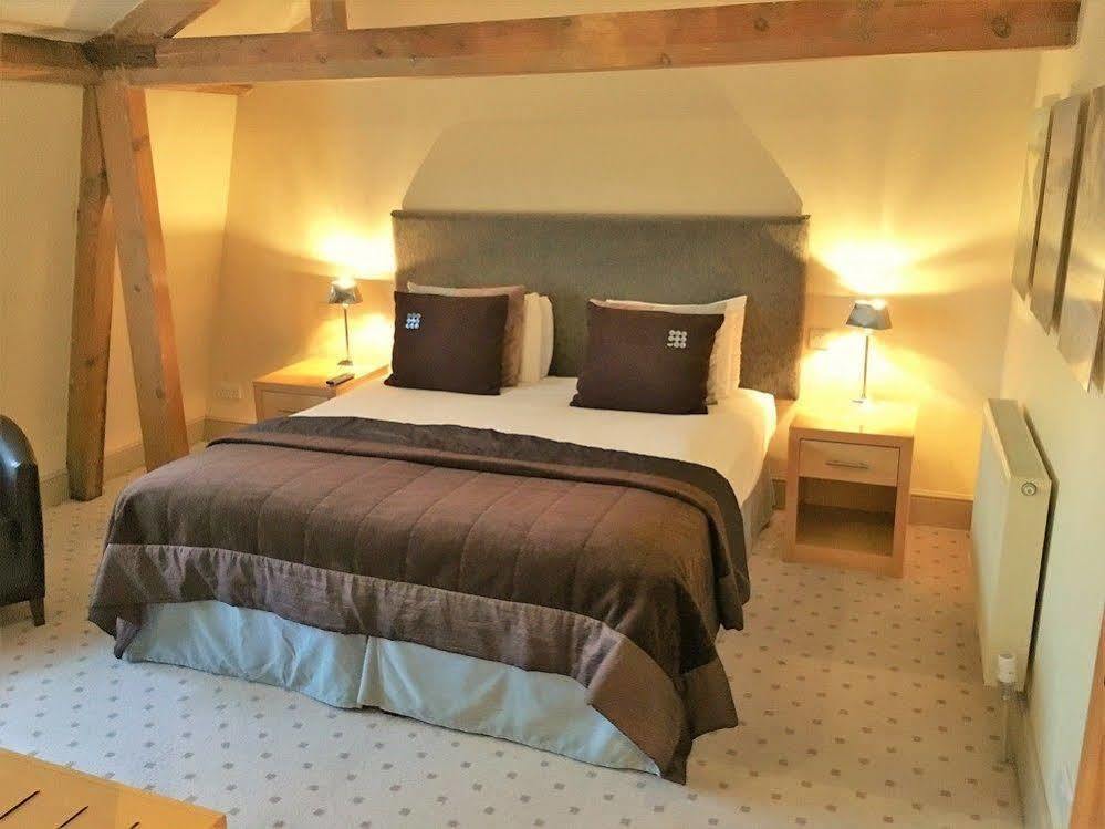 The Highworth Hotel Swindon Bagian luar foto