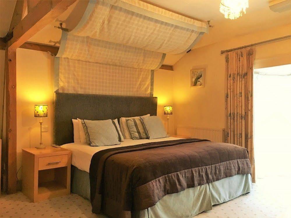 The Highworth Hotel Swindon Bagian luar foto