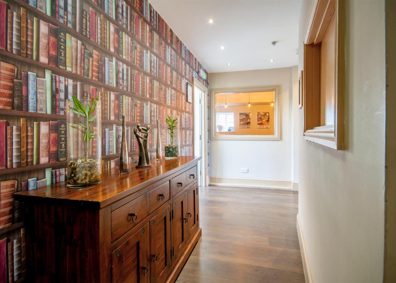 The Highworth Hotel Swindon Bagian luar foto