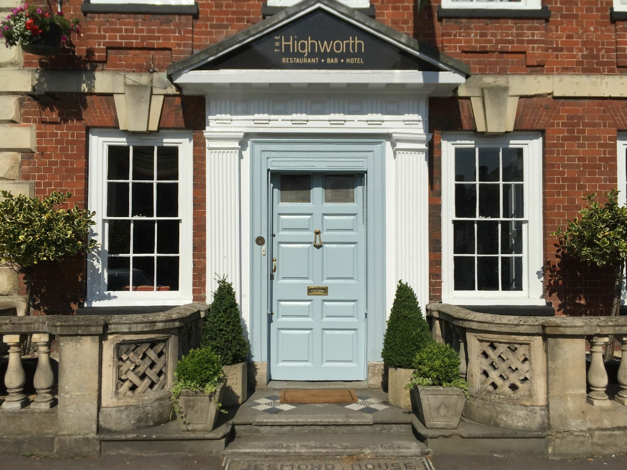 The Highworth Hotel Swindon Bagian luar foto